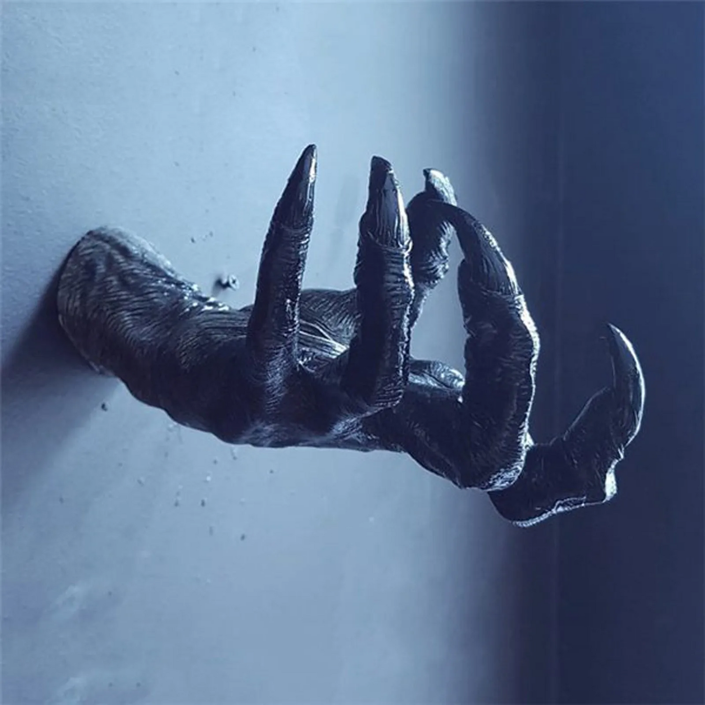 Halloween Gothic Witch Hand Statue – Creative Resin Wall Art Sculpture & Decorative Hanger for Home & Party Décor